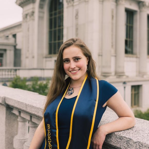 Meet your Posher, Alma - Picture 1 of 1